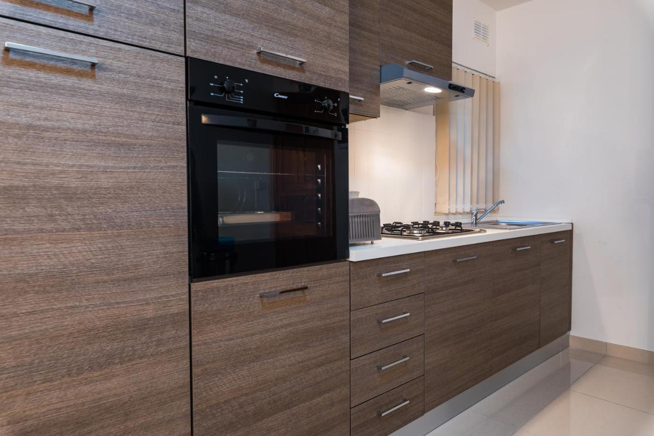 Sh6A- Qawra Prime Location 2 Bedroom Apartment San Pawl il-Baħar Kültér fotó