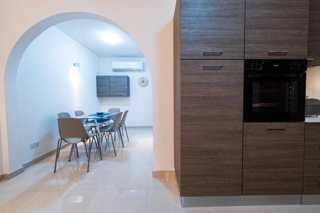 Sh6A- Qawra Prime Location 2 Bedroom Apartment San Pawl il-Baħar Kültér fotó
