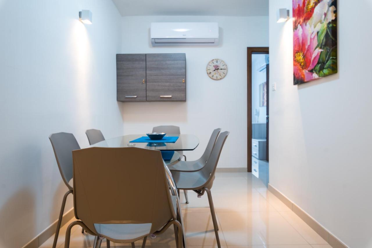 Sh6A- Qawra Prime Location 2 Bedroom Apartment San Pawl il-Baħar Kültér fotó