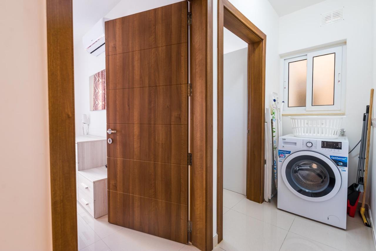 Sh6A- Qawra Prime Location 2 Bedroom Apartment San Pawl il-Baħar Kültér fotó